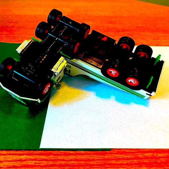 1991 “Hess” Gasoline Toy Hauler with Lamborghini Race Car - Picture 10 of 11